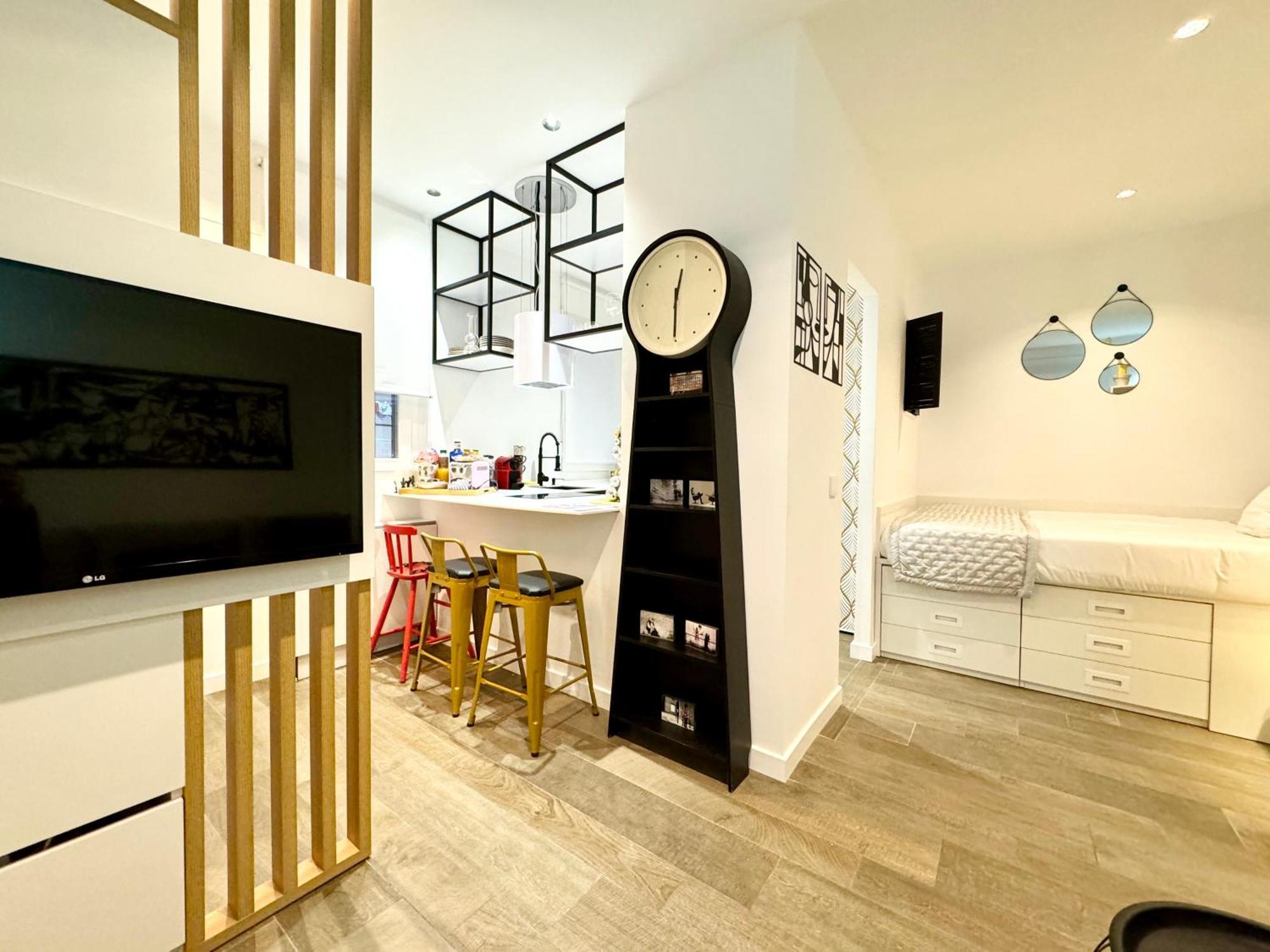 Luxury Flat City Center Full Equipe Non Touristic マドリード エクステリア 写真